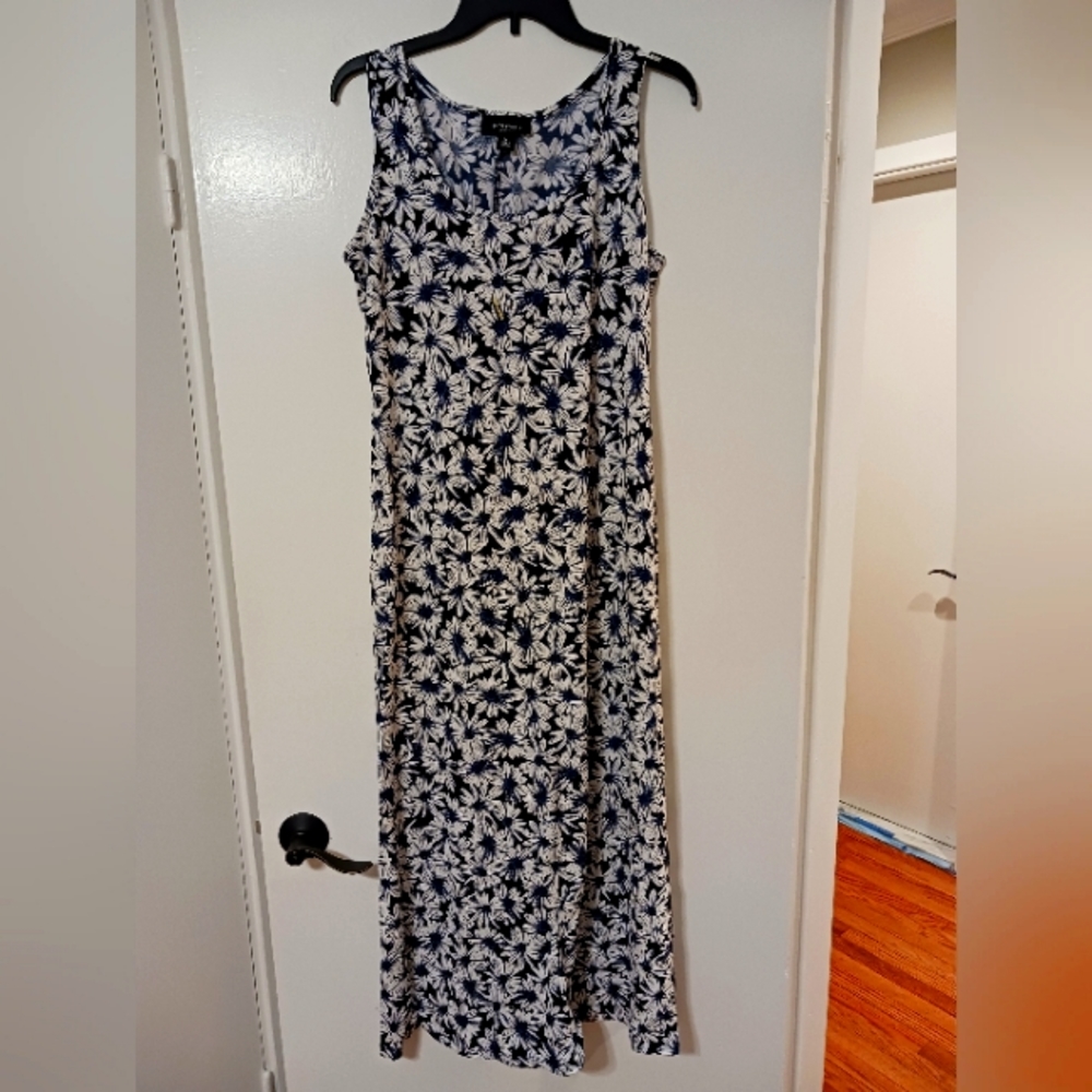 RNStudio Blue/White flowered Maxi Dress Size L